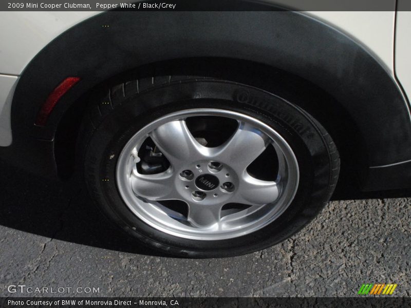 Pepper White / Black/Grey 2009 Mini Cooper Clubman