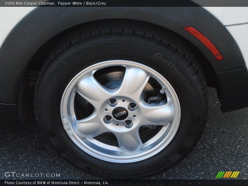 Pepper White / Black/Grey 2009 Mini Cooper Clubman