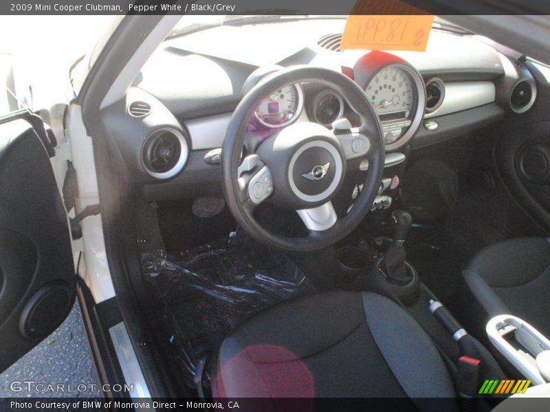 Pepper White / Black/Grey 2009 Mini Cooper Clubman