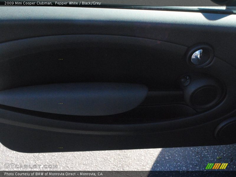 Pepper White / Black/Grey 2009 Mini Cooper Clubman