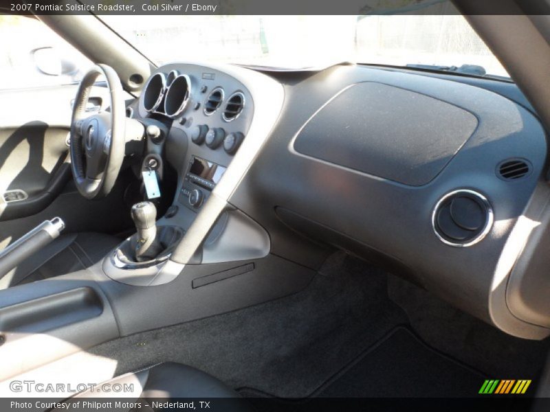 Cool Silver / Ebony 2007 Pontiac Solstice Roadster