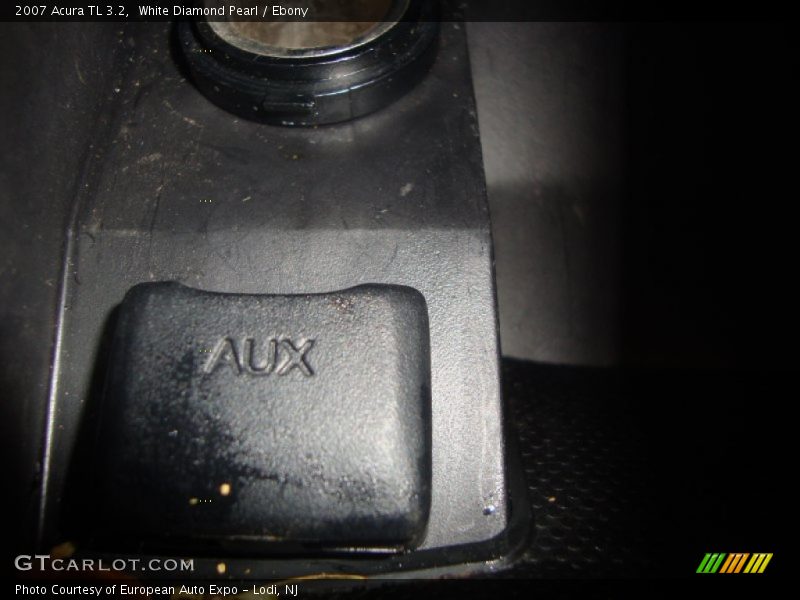 White Diamond Pearl / Ebony 2007 Acura TL 3.2