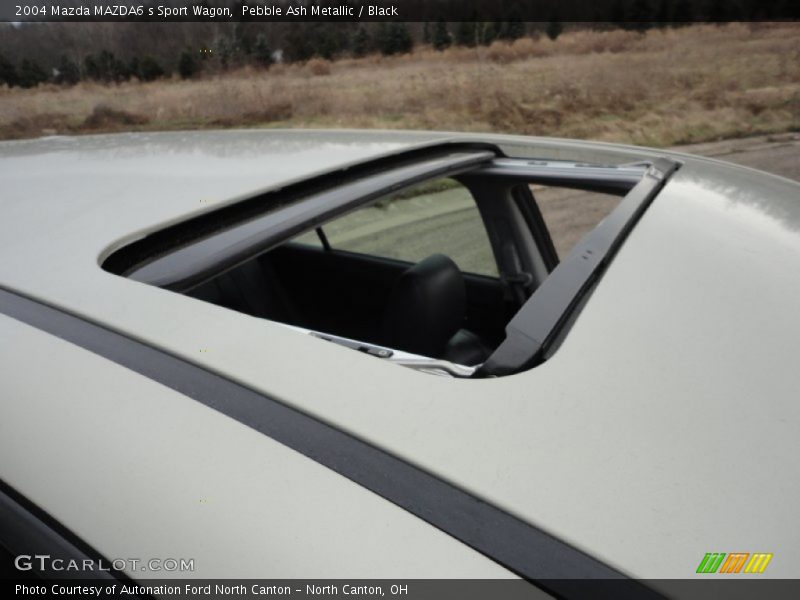 Sunroof of 2004 MAZDA6 s Sport Wagon