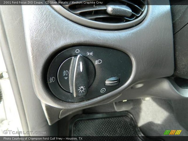 CD Silver Metallic / Medium Graphite Grey 2001 Ford Focus ZX3 Coupe