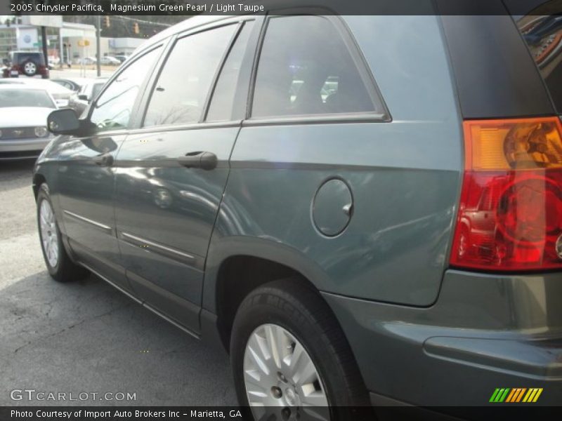 Magnesium Green Pearl / Light Taupe 2005 Chrysler Pacifica
