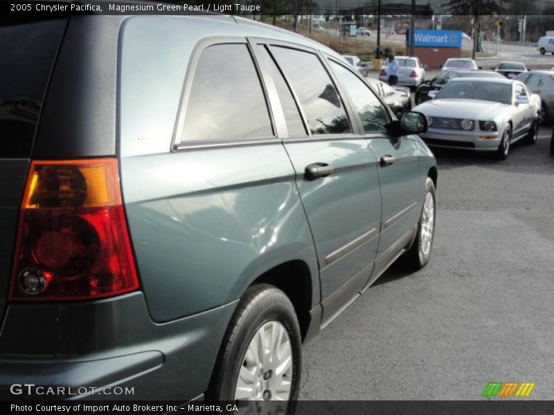 Magnesium Green Pearl / Light Taupe 2005 Chrysler Pacifica