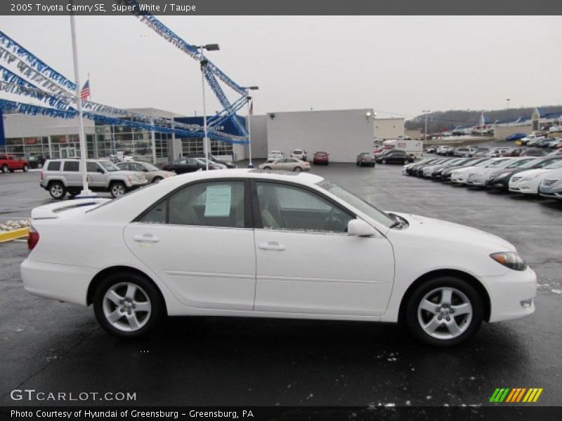 Super White / Taupe 2005 Toyota Camry SE