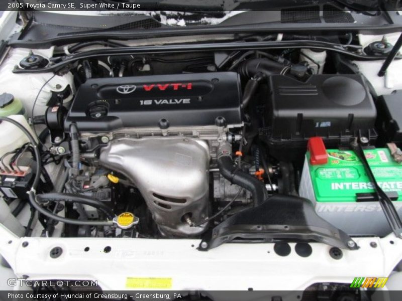 Super White / Taupe 2005 Toyota Camry SE
