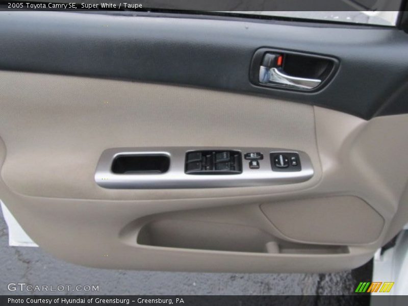 Super White / Taupe 2005 Toyota Camry SE