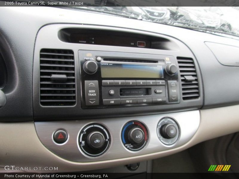 Super White / Taupe 2005 Toyota Camry SE