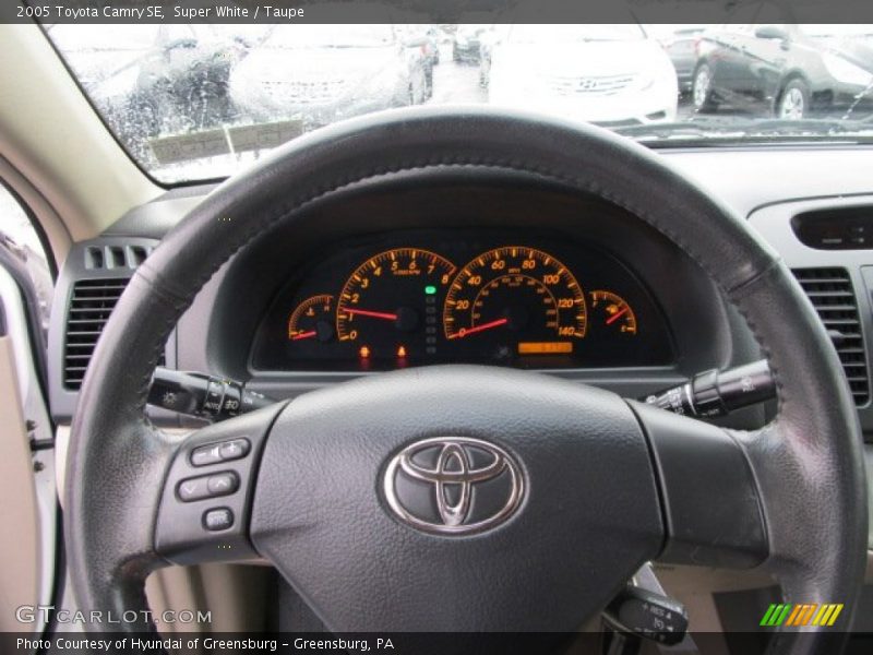 Super White / Taupe 2005 Toyota Camry SE