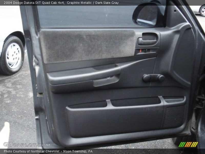 Graphite Metallic / Dark Slate Gray 2004 Dodge Dakota SXT Quad Cab 4x4