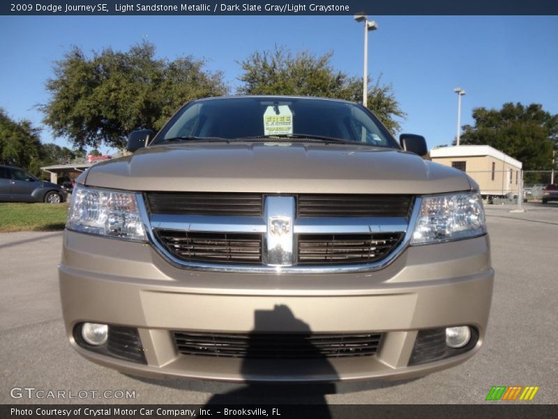 Light Sandstone Metallic / Dark Slate Gray/Light Graystone 2009 Dodge Journey SE
