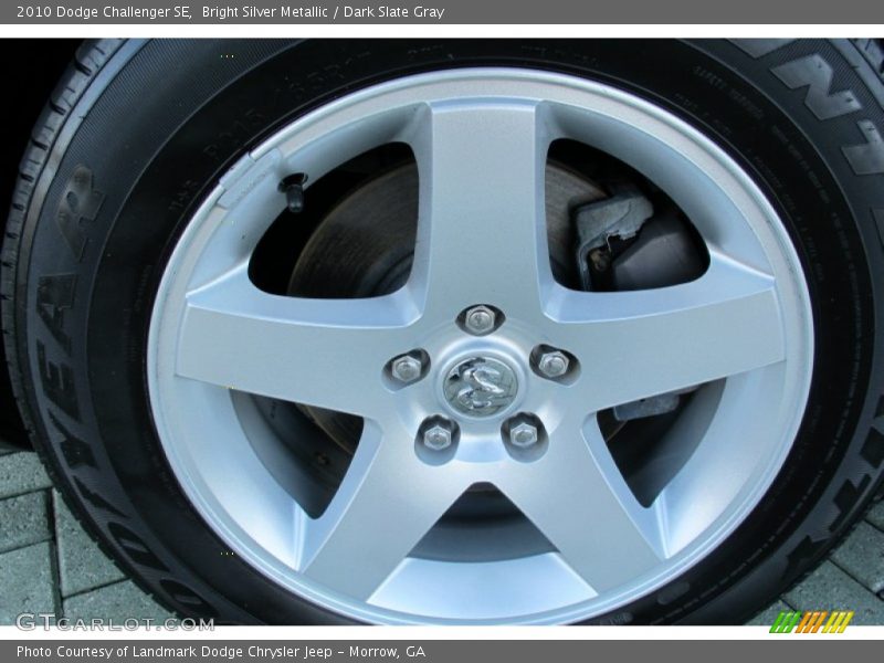 Bright Silver Metallic / Dark Slate Gray 2010 Dodge Challenger SE