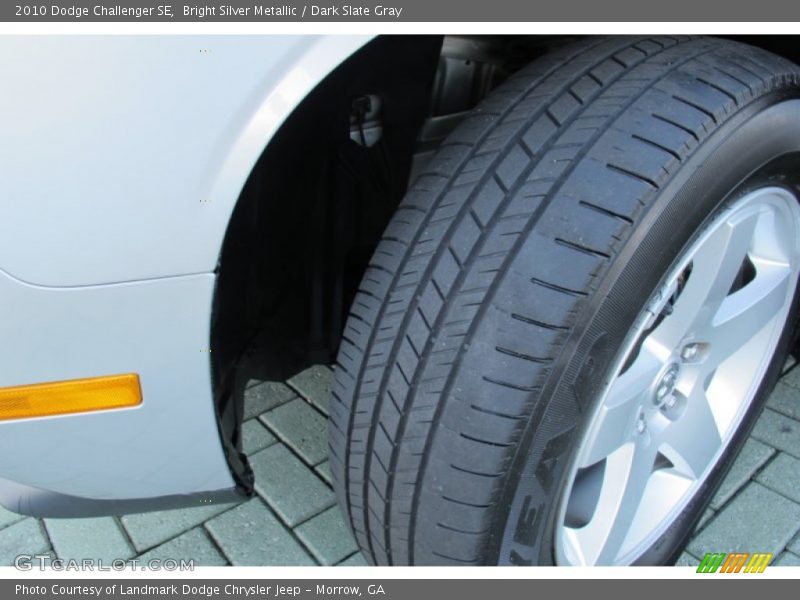 Bright Silver Metallic / Dark Slate Gray 2010 Dodge Challenger SE