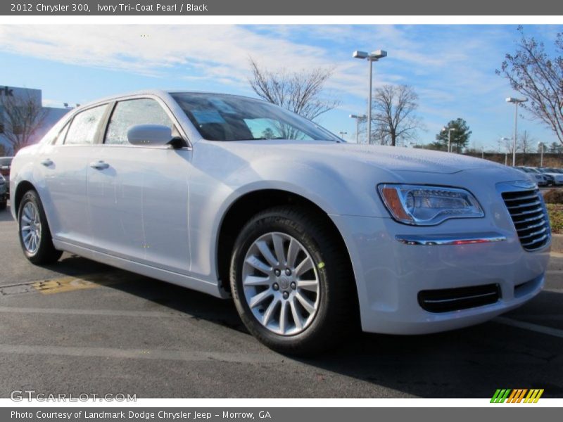 Ivory Tri-Coat Pearl / Black 2012 Chrysler 300