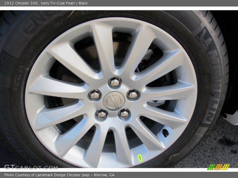 Ivory Tri-Coat Pearl / Black 2012 Chrysler 300