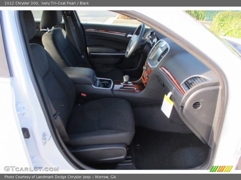 Ivory Tri-Coat Pearl / Black 2012 Chrysler 300