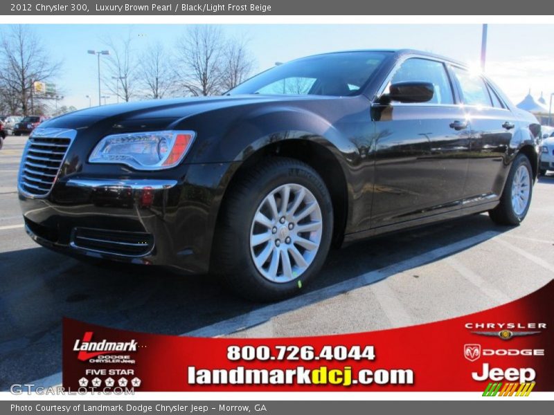 Luxury Brown Pearl / Black/Light Frost Beige 2012 Chrysler 300