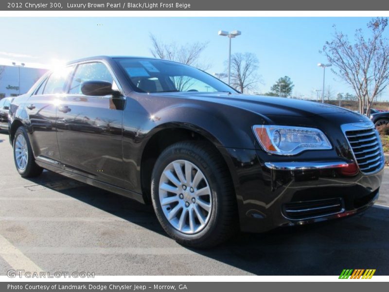 Luxury Brown Pearl / Black/Light Frost Beige 2012 Chrysler 300