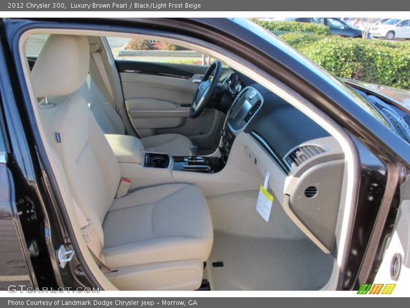 Luxury Brown Pearl / Black/Light Frost Beige 2012 Chrysler 300