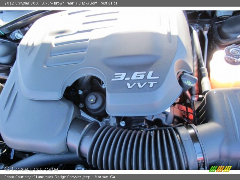 Luxury Brown Pearl / Black/Light Frost Beige 2012 Chrysler 300
