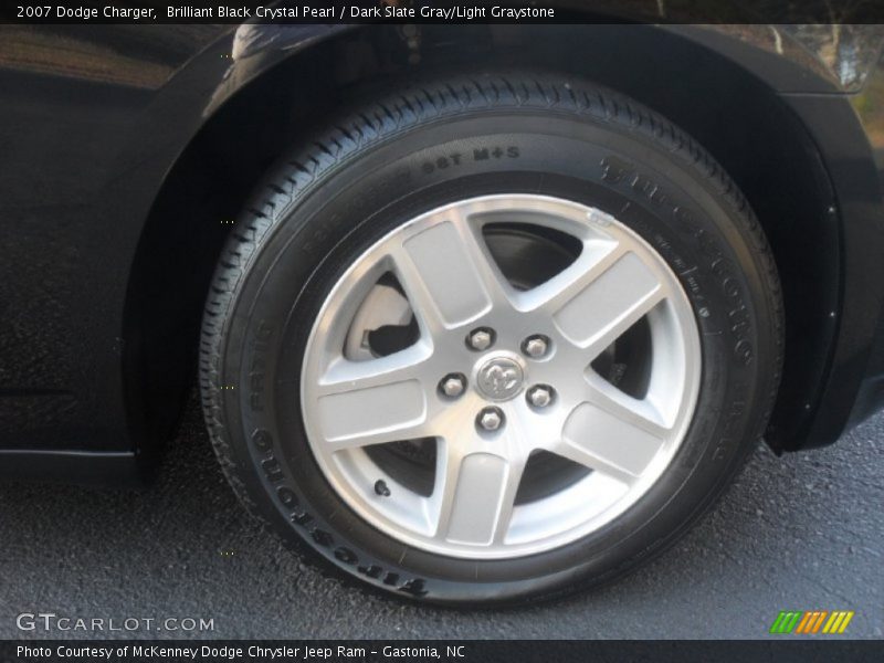Brilliant Black Crystal Pearl / Dark Slate Gray/Light Graystone 2007 Dodge Charger