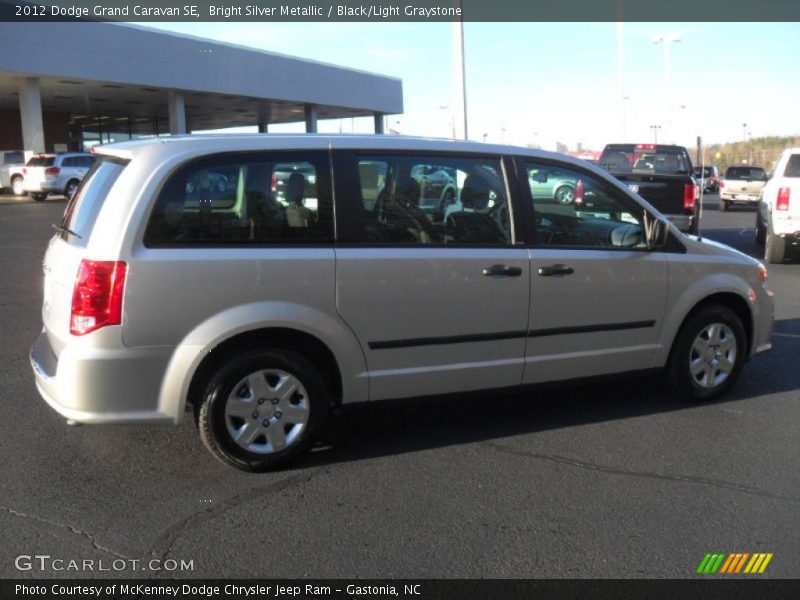 Bright Silver Metallic / Black/Light Graystone 2012 Dodge Grand Caravan SE