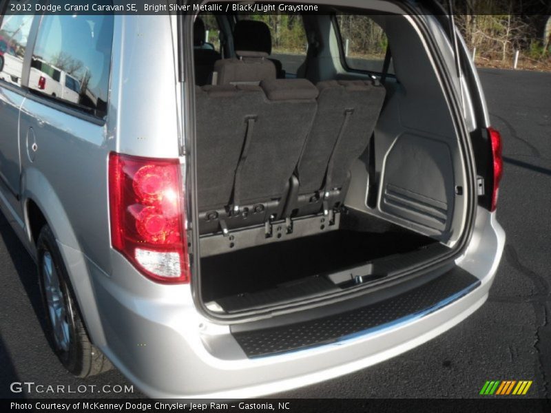 Bright Silver Metallic / Black/Light Graystone 2012 Dodge Grand Caravan SE