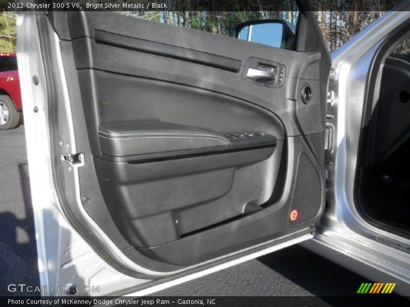 Door Panel of 2012 300 S V6