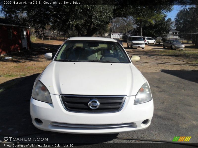 Cloud White / Blond Beige 2002 Nissan Altima 2.5 S