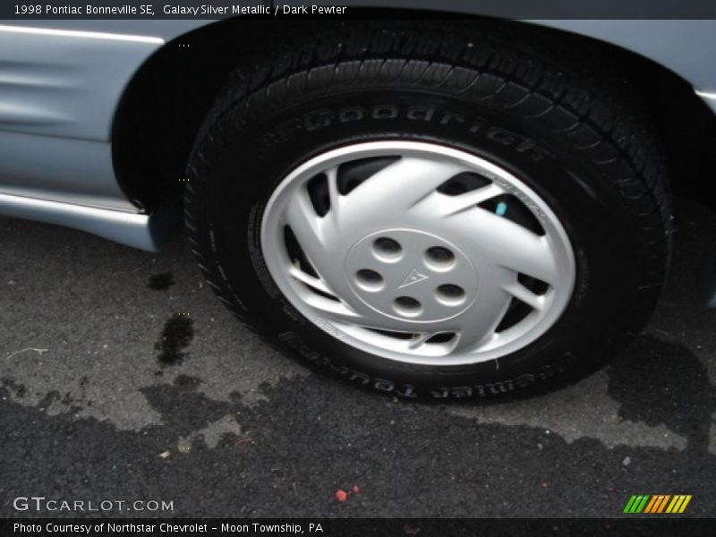 Galaxy Silver Metallic / Dark Pewter 1998 Pontiac Bonneville SE