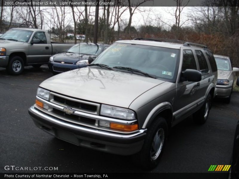 Light Pewter Metallic / Graphite 2001 Chevrolet Blazer LS 4x4