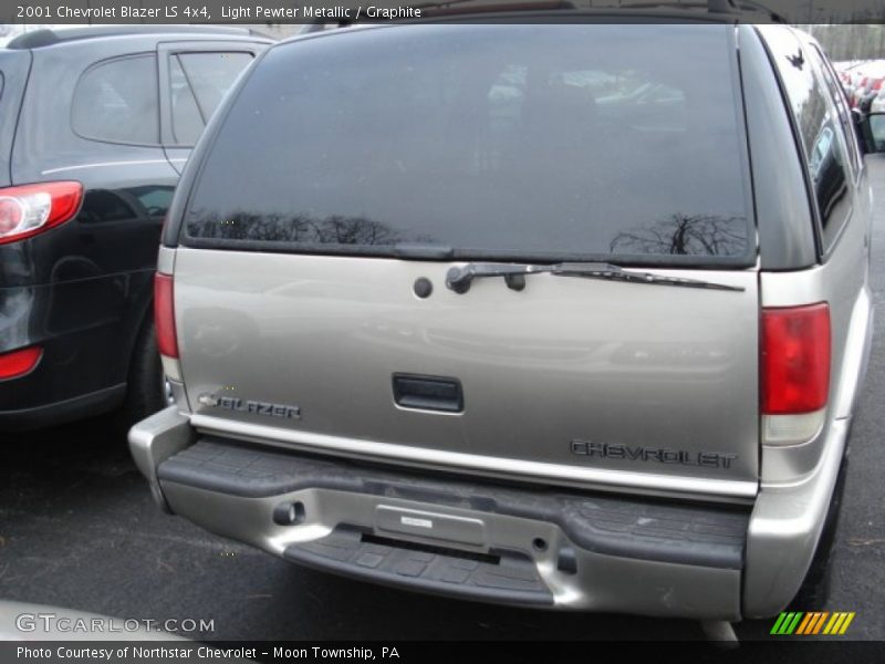 Light Pewter Metallic / Graphite 2001 Chevrolet Blazer LS 4x4