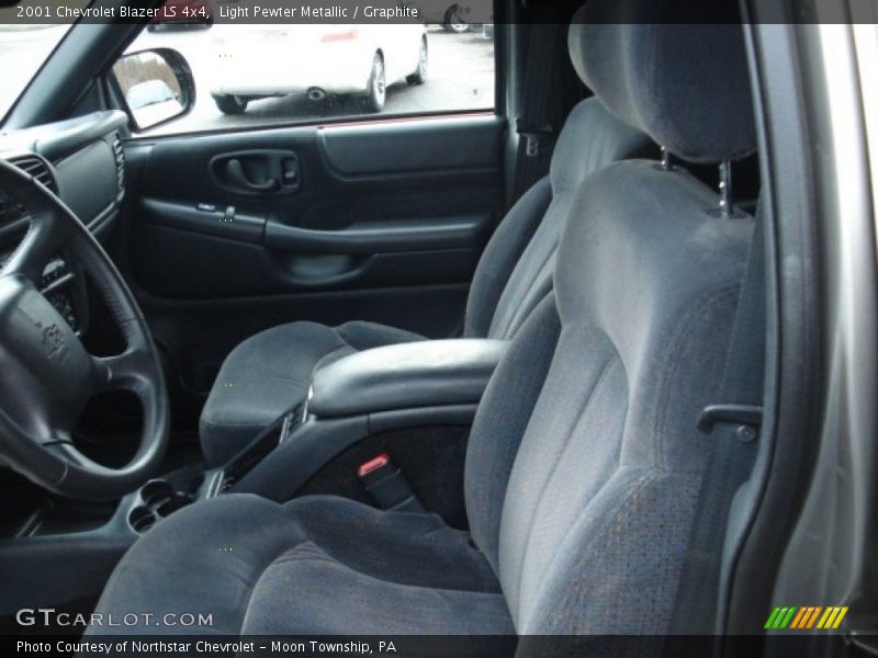 Light Pewter Metallic / Graphite 2001 Chevrolet Blazer LS 4x4
