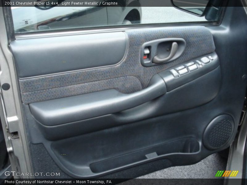 Light Pewter Metallic / Graphite 2001 Chevrolet Blazer LS 4x4
