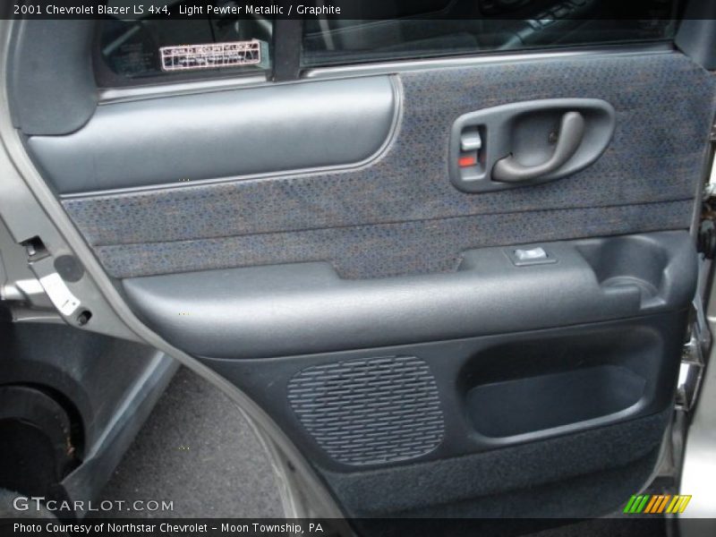 Light Pewter Metallic / Graphite 2001 Chevrolet Blazer LS 4x4