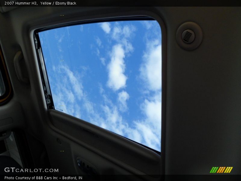 Yellow / Ebony Black 2007 Hummer H3