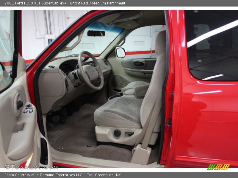 Bright Red / Medium Parchment 2001 Ford F150 XLT SuperCab 4x4