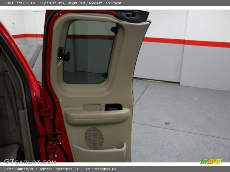 Bright Red / Medium Parchment 2001 Ford F150 XLT SuperCab 4x4
