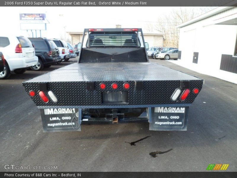 Oxford White / Medium Flint 2006 Ford F350 Super Duty XL Regular Cab Flat Bed