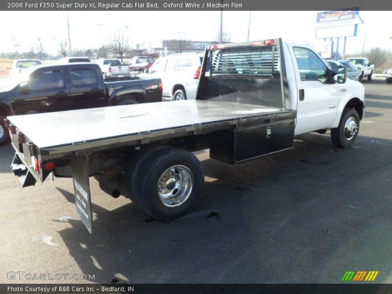 Oxford White / Medium Flint 2006 Ford F350 Super Duty XL Regular Cab Flat Bed