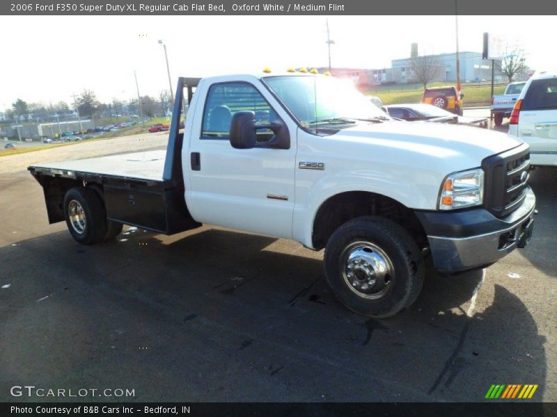 Oxford White / Medium Flint 2006 Ford F350 Super Duty XL Regular Cab Flat Bed