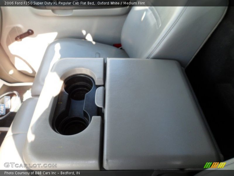 Oxford White / Medium Flint 2006 Ford F350 Super Duty XL Regular Cab Flat Bed