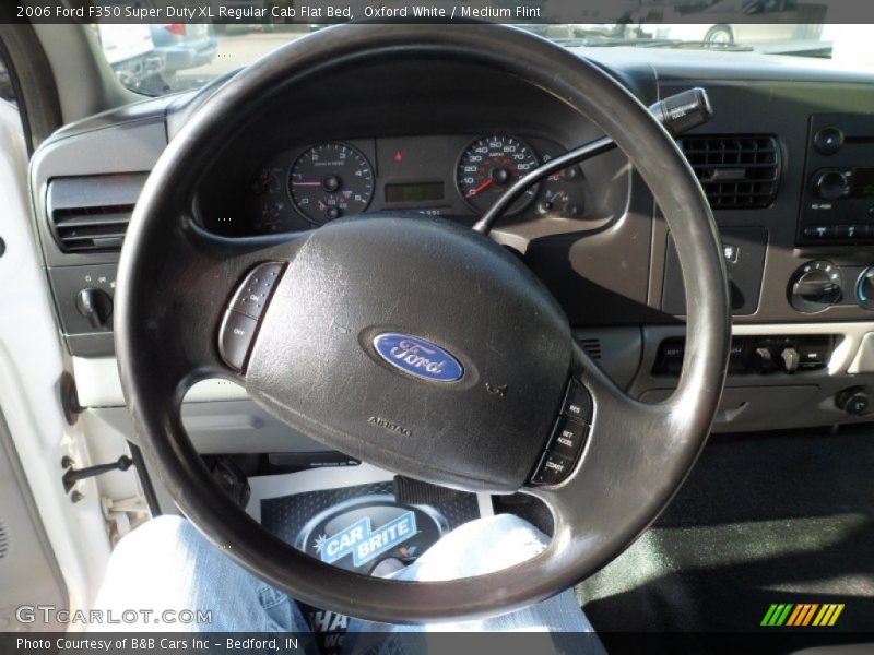 Oxford White / Medium Flint 2006 Ford F350 Super Duty XL Regular Cab Flat Bed