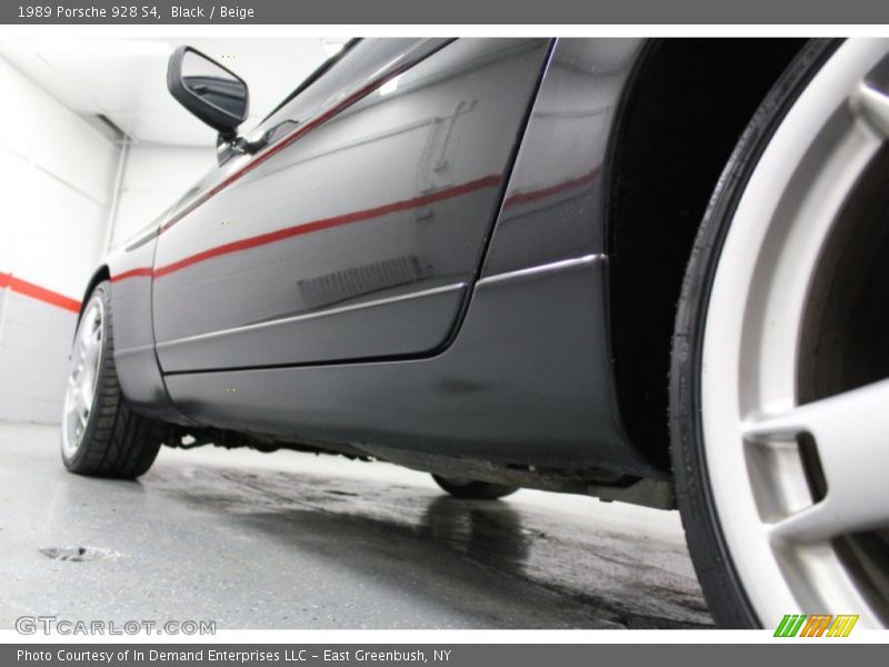 Black / Beige 1989 Porsche 928 S4