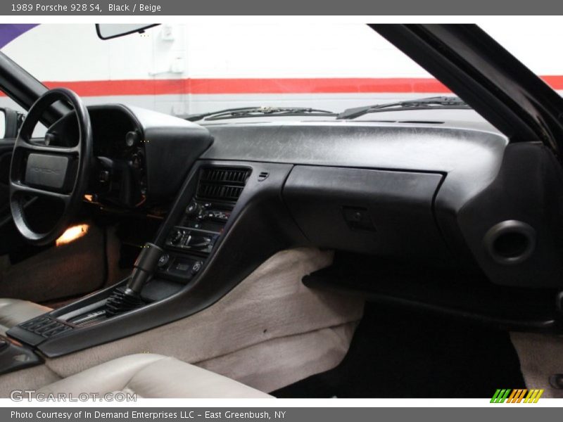 Black / Beige 1989 Porsche 928 S4