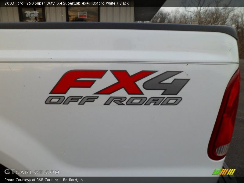 Oxford White / Black 2003 Ford F250 Super Duty FX4 SuperCab 4x4