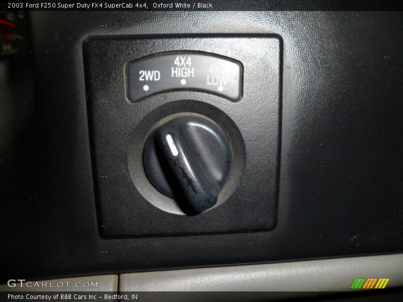 Oxford White / Black 2003 Ford F250 Super Duty FX4 SuperCab 4x4