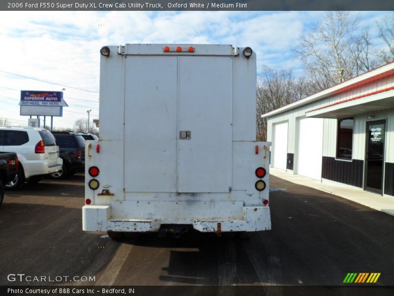 Oxford White / Medium Flint 2006 Ford F550 Super Duty XL Crew Cab Utility Truck